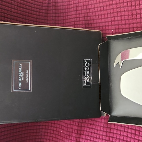 Cheese knife set by Cynthia Rowley. NWOT. - Picture 2 of 4
